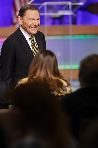 When we truly understand God’s promises and plans for our lives, faith is ignited, empowering us to trust Him and take bold steps forward. 🙌 What an incredible time we had at Victory Campaign’s Healing School today—God is moving in powerful ways! Don’t miss the final session tonight at 7 PM PT as we close out our time in California. Join us LIVE right here on Facebook. Let’s finish strong and expect great things! | The Victory Channel