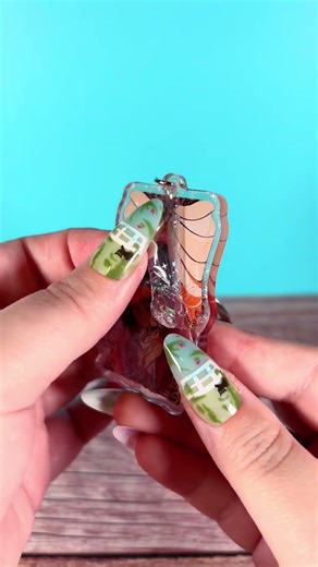 FAILED unboxing - accidentally ruining a beautiful keychain