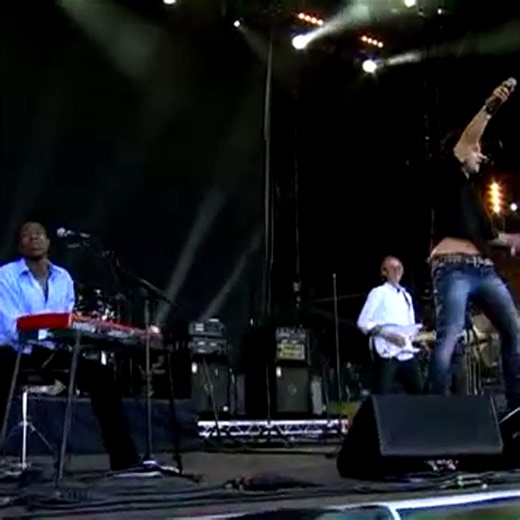 Mike the Mechanics at the Isle of Wight Festival in 2011. Who’s ready for festival season already? Watch now 🎥 https://youtu.be/E5tYTXzQ9II | Mike The Mechanics Official