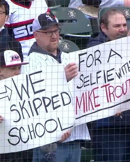 Bueller? Chicago fan skips school for Trout selfie 🤳