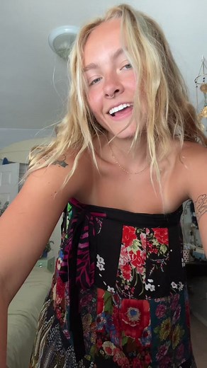 went to class barefoot 🦶