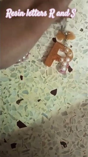 #resin art #letter R#letter S#easy #art #crazily #viral #diy #crazycrafts