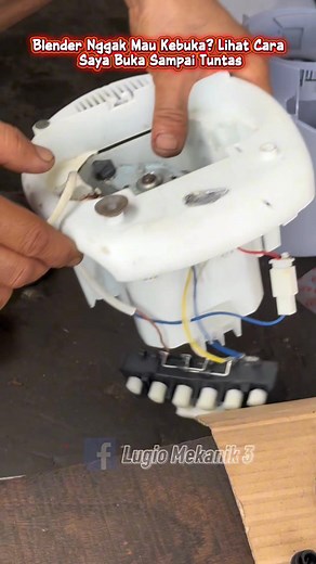 Blendernya Lengket Banget, Tapi Saya Punya Cara Buka Tanpa Paksa | Lugio Mekanik 3