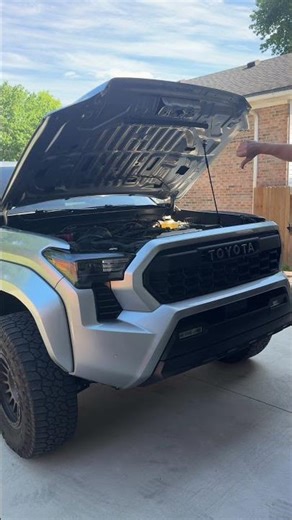 Lexland Tacoma Hood struts are a 👍🏼 #tacoma #lexland #toyota