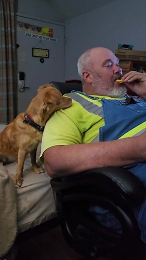 Girl is crazy bout her food. Haha | Kimberley Perry