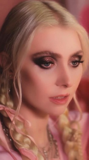 A Christmas past turned into a Christmas present. A memory turned into a moment. "𝙒𝙝𝙚𝙧𝙚 𝘼𝙧𝙚 𝙔𝙤𝙪 𝘾𝙝𝙧𝙞𝙨𝙩𝙢𝙖𝙨? 𝙏𝙝𝙚 𝙨𝙩𝙤𝙧𝙮 𝙄 𝙣𝙚𝙫𝙚𝙧 𝙠𝙣𝙚𝙬 𝙄 𝙣𝙚𝙚𝙙𝙚𝙙 𝙩𝙤 𝙩𝙚𝙡𝙡”. World Premiere - Monday, December 1st - 9am PST | Mark Damon