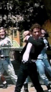 Una gran noventera con magneto 40 grados los 90's están de moda | los 90's están de moda