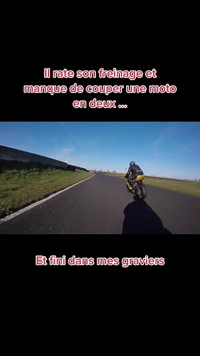 #crashmoto #crash #moto #circuit #bikelife #biker #rider #sortiedepiste