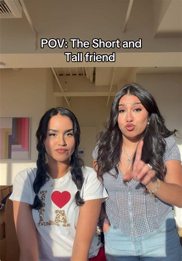 Short and tall friends be like 😂😅 @A L E X I A #short #shortpeopleproblems #shortpeople #tallgirl #tallpeopleproblems