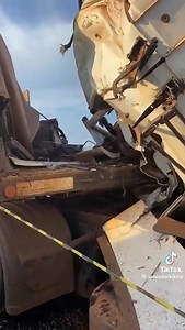 Triste 😔 😥Así quedaron los camiones tras el acc¡d3nte fatal ocurrido en San Rafael del Paraná, donde falleció el joven camionero Kevin Paniagua, de 20 años. | Diario Global Paraguay