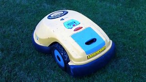 RoboMow RL850 Review - Is it a Good Robotic Lawn Mower?