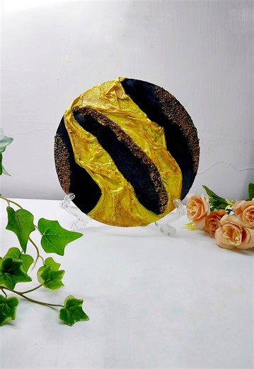 43K views · 345 reactions | Inexpensive abstract art for home decor in less than 10 min ..... | PC Crafts Planet | Facebook