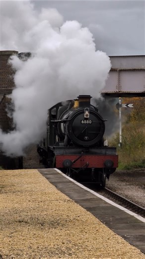 GWSR AUTUMN SHOWCASE: Betton Grange and Foremarke Hall pass Hayles Abbey Halt