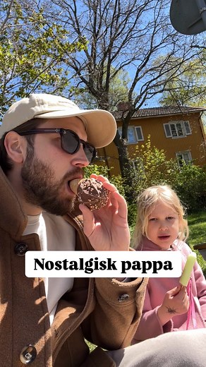 Tom Ljungqvist on Instagram: "Reklam för @gb_glace • Papi blir nostalgisk av GBs Glassiker #gbglace #gbglass #glassiker"