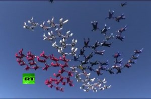 88 women set remarkable skydiving record.