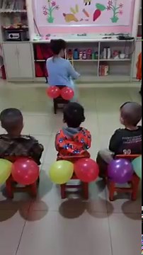 45K views · 492 reactions | La vidéo de cette institutrice qui apprend aux enfants à s'essuyer les fesses a suscité de nombreux commentaires...Vive le système D ! © DR | AufemininFamilles | Facebook