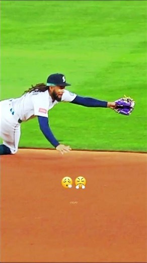 This Play By J.P. Crawford Is Electric! ⚡️ | #shorts #baseball #mlb