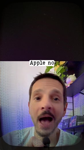 LEE👇 Es sobre ti. 📉 Blackberry, Blockbuster, Yahoo… No cayeron porque alguien los superó. Cayeron porque se durmieron. Porque pensaron que eran intocables. Porque no quisieron cambiar. 💡 No se trata de quién viene a competirte. Se trata de si estás dispuesto a reinventarte antes de que sea tarde. El mercado cambia. La tecnología cambia. Las personas cambian. 🔥 O evolucionas… o te vuelves irrelevante. 🧠 Siempre recuerda: No gana el más fuerte… gana el que se adapta más rápido. 👉 Así que mir