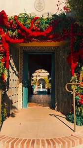 A little sparkle. A lot of cheer. The holidays at Royal Palms are as beautiful as they are timeless. | Royal Palms Resort and Spa