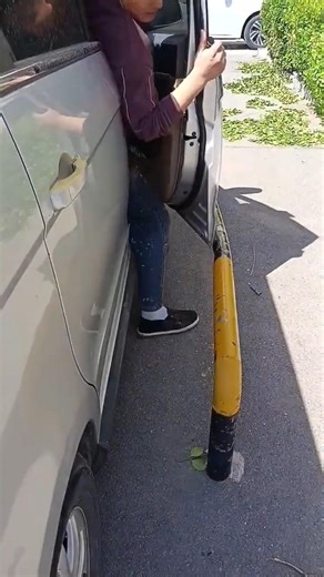 REMOVE THIS fast?! 😳🔧⚡ #shorts #crafts #skills #handmade #satisfying #tech