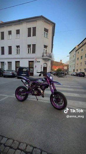 Exploring the KTM 125cc Supermoto Experience
