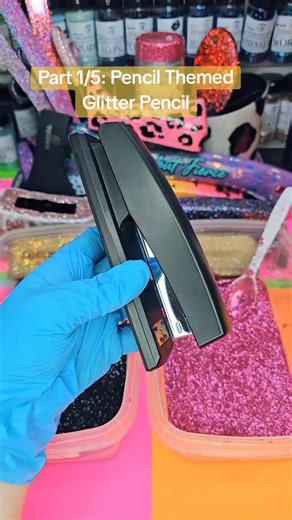 Maegen Wren on Instagram: "Part 1/5: Pencil Themed Glitter Stapler for Teachers 🥰💕✨️ #glitter #stapler #teacher #diycrafts #pencil"