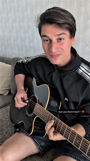 love yourself #fingerstyle arrangement (short!) Comment A for tutorial and B for full song! ❤️