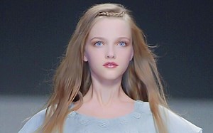 这个女孩就是仙女本仙，她是美丽又傲娇的西伯利亚美人