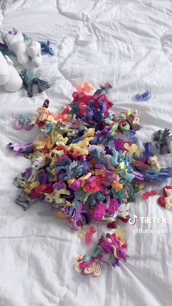 Unboxing My Little Pony Squishy Pops Collectibles