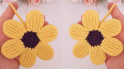 64K views · 1K reactions | CROCHET KEYCHAIN : How to Crochet Daisy Keychain | Flower Amigurumi  Crochet Keychain Tutorial | Knitting And Crochet | Facebook