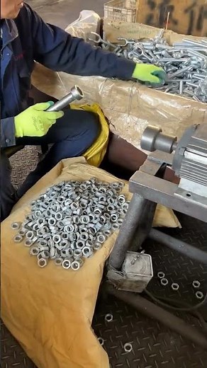 Self locking nut runner machine tools