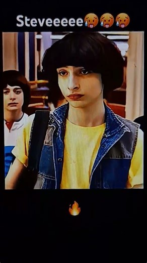 stranger things kids sneak into the movie theatre