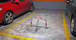 Barrera guarda plaza para parking y garajes privados