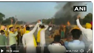 Farm Bills Protest: Tractor set on fire at India Gate