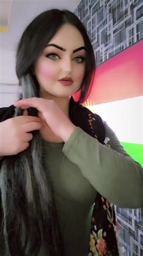 Explore Kurdish Artistry with Ronak Artist