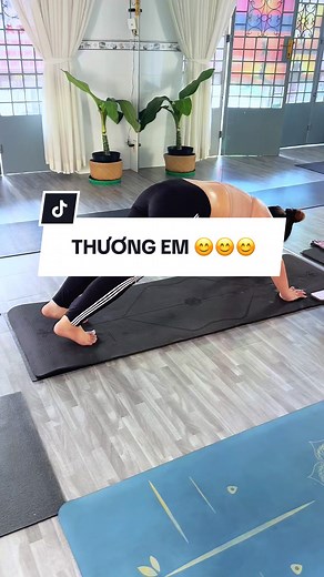 Ăn là đam mê, giảm cân là ước mơ 🐷✨ Thương em bé, thèm ăn cả ngày, rồi mặp, mặp, mặp, về đây mìn cùng tập luyện, ăn kiêng, siết dáng nho 😊😊😊 #cogiaoyogasomap #mayyogagovap #yogathugian #yogagiamcan #yogatrilieu