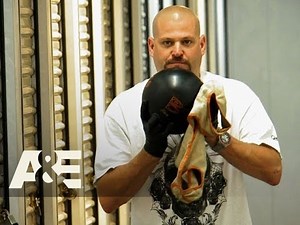 Storage Wars: Jarrod Bowls A Lucky Strike (Season 5, Episode 24) | A&E