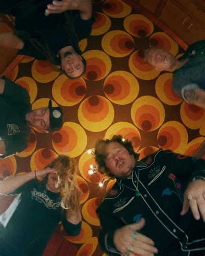 Going, going… still going 🔥Thanks for all the love on Staring At The Sun so far. Keep it spinning and tell us where you’ve been listening from! https://ineffable.to/staringatthesun 🎥: Landry Long | The Elovaters