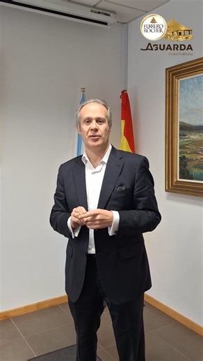 Concello da Guarda on Instagram: "🔵 A Guarda non conseguiu pasar de fase no concurso de Ferrero Rocher “Juntos brillamos más”✨. O concello galego logrou pasar a primeira criba, pasando de 17 municipios, un por comunidade autónoma, a só 5. 👉 Aínda que non se logrou pasar, queremos agradecer a toda a xente e negocios que mostraron o seu apoio e promoveron a campaña pola Guarda, demostrando o orgullo que os guardeses e guardesas senten pola súa vila. 👉 Remata, deste xeito, un mes que se viviu na