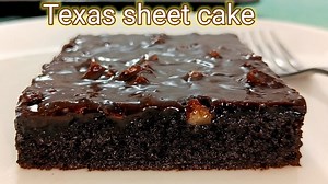 world most easiest chocolate cake recipe | Texas sheet cake recipe | #chocolate #cake #recipe #baking Indulge in the divine simplicity of a Texas Sheet Cake. This dessert masterpiece combines a moist, cocoa-infused cake with a velvety frosting, crowned with optional crunchy pecans. Easy to make, it's a slice of Texan heaven that'll have your taste buds dancing in delight. Enjoy a slice of this southern classic today! perfect chocolate sponge cake recipe https://youtu.be/BG3MWGnEWPk No sugar no o