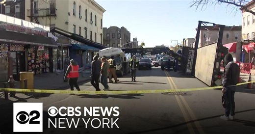 Violations issued after crane crashes onto vehicle, building in Brooklyn