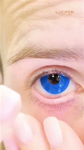 Learn how to put in contact lenses easily and safely! 👀