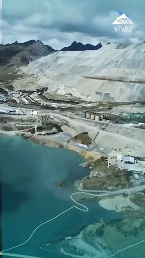 Desde sus inicios, Antamina ha sido mucho más que una operación minera. Ubicada en la imponente región de Áncash, ha logrado convertirse en un referente global en la producción de cobre y zinc, destacando siempre por su enfoque en la innovación y la sostenibilidad. ⛏️ Descubre la historia de Antamina y cómo seguimos construyendo un futuro mejor para el Perú. 🇵🇪 #23AñosCreciendoConÁncash #ÁncashUnaTierraLlenaDeOportunidades | Compañía Minera Antamina