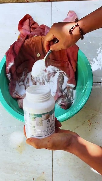 Tips for Removing Sap and Turmeric Stains from Clothes #laundry #stainremover