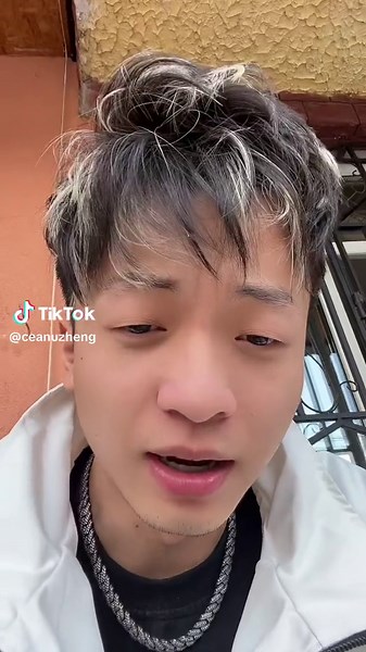 Understanding Romanian Phrases in a Fun Setting