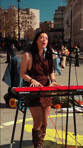 But I'm a creep I'm a weirdo #streetperformer #leire #busking #london #creep #radiohead