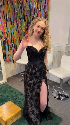This stunning gown is SCREAMING prom 👗✨🔥 Don’t just admire it — claim it 👑💃 Stop in today & snag it before it’s gone 💖⏳ #theweddingtree #theweddingtreeprom #lacrosse #lacrosseprom #wisconsinprom | Wedding Tree Prom Store
