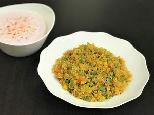 Quinoa & Vegetable Pilaf made as a one-pot meal in the Instant Pot. It is a quick and easy dish to prepare, which makes this perfect for weekday meals. https://pipingpotcurry.com/instant-pot-quinoa-pilaf/ | Piping Pot Curry