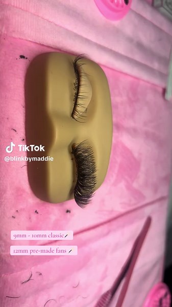 Essential Guide to Using Eyelash Fans for Beginners