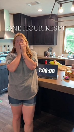 One Hour Reset: 60-Minute Clean in One Minute
